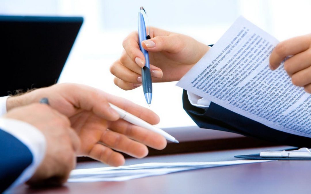 Contrat de travail  CDD successifs requalifiés en CDI
